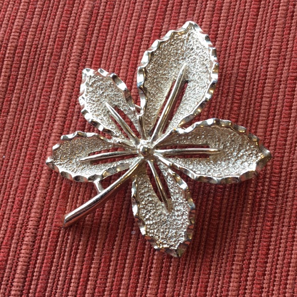 Vintage Brooch Lot of 6 Assorted Pins - Picture 8 of 13